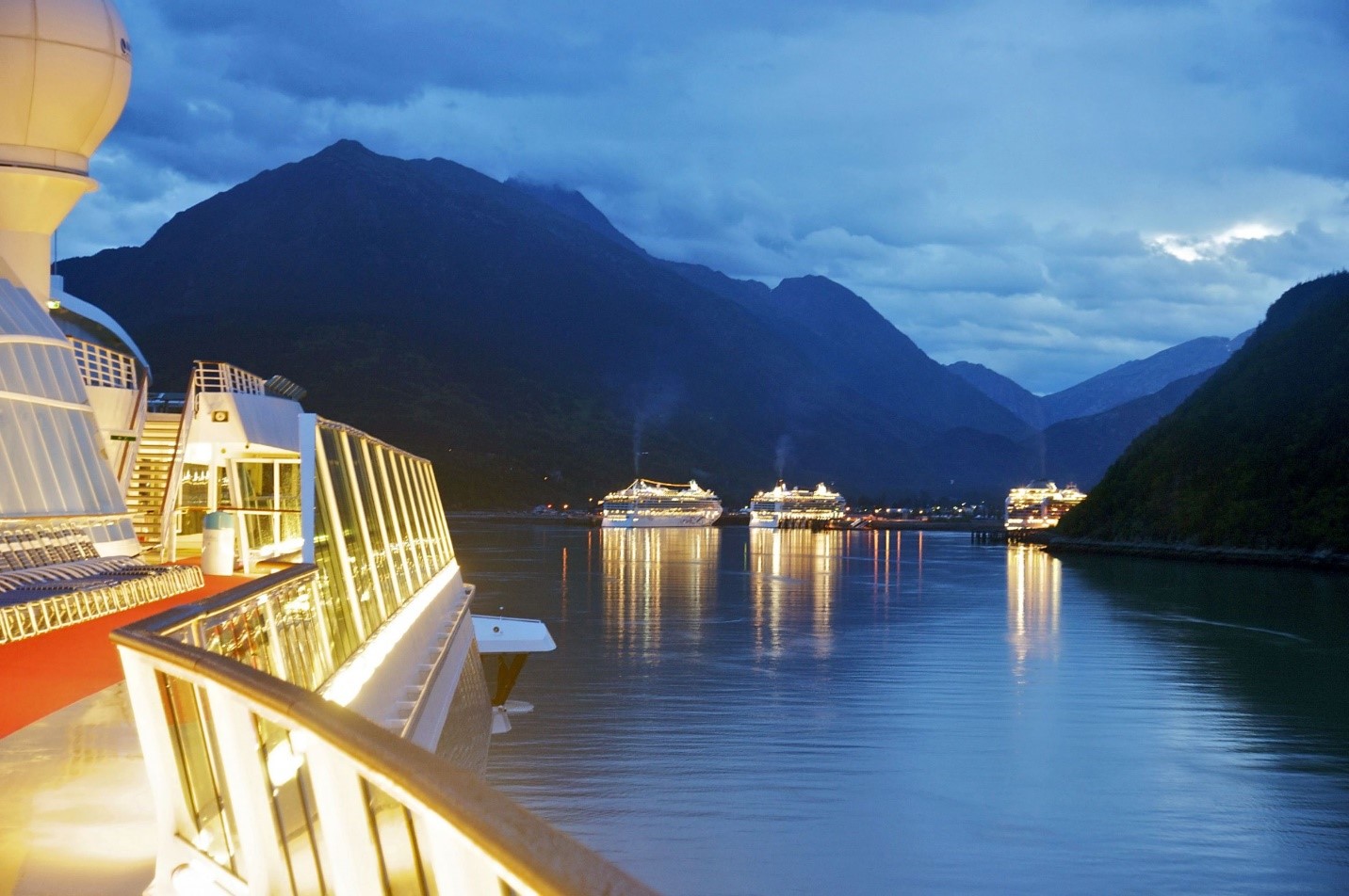 A Glimpse at the Most Luxurious Cruise Lines of 2015